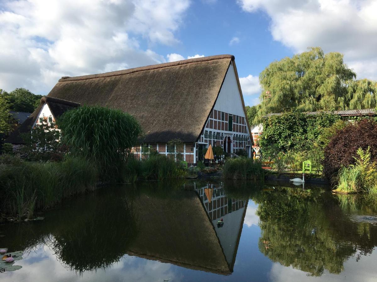 Taubenhof - Gut Cadenberge Hotell Exteriör bild