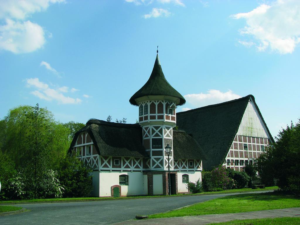 Taubenhof - Gut Cadenberge Hotell Exteriör bild