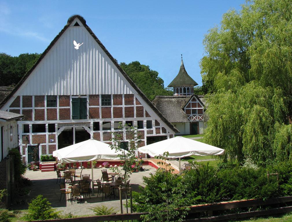 Taubenhof - Gut Cadenberge Hotell Exteriör bild